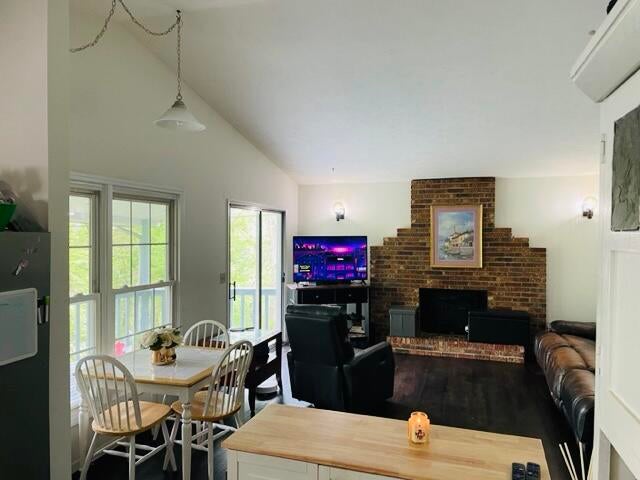 Photo #5: 725 Lynncrest Drive