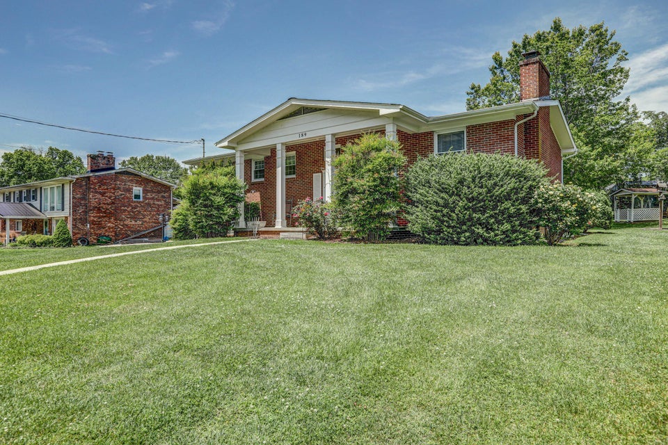 Photo #2: 189 Echo Lane