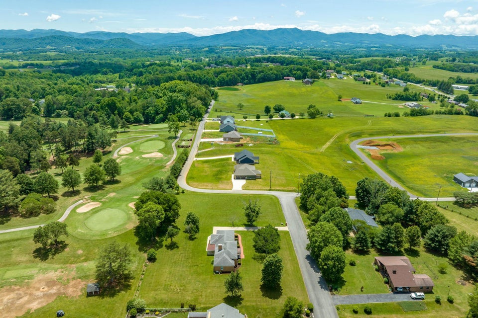 Photo #44: 40 Par Lane