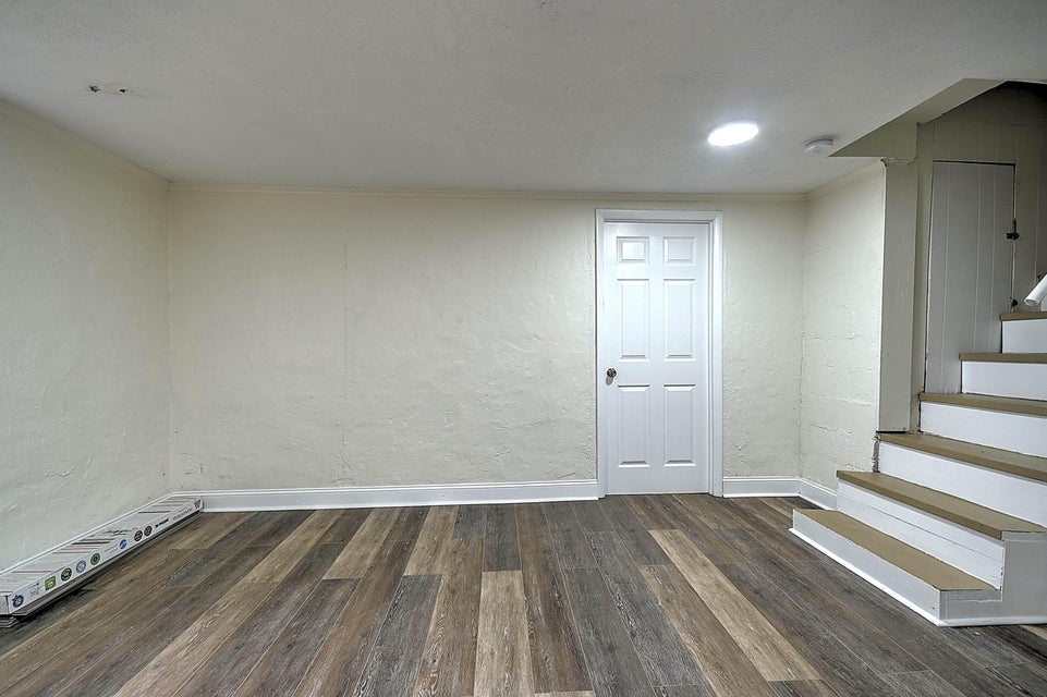 Photo #22: 999 Kinsler Avenue