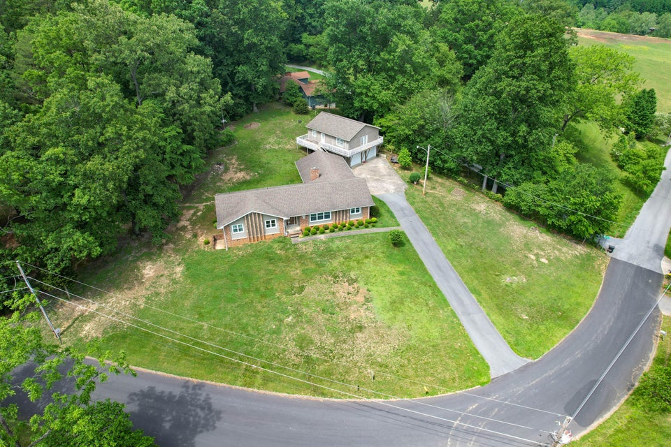 Photo #50: 300 Larkspur Drive