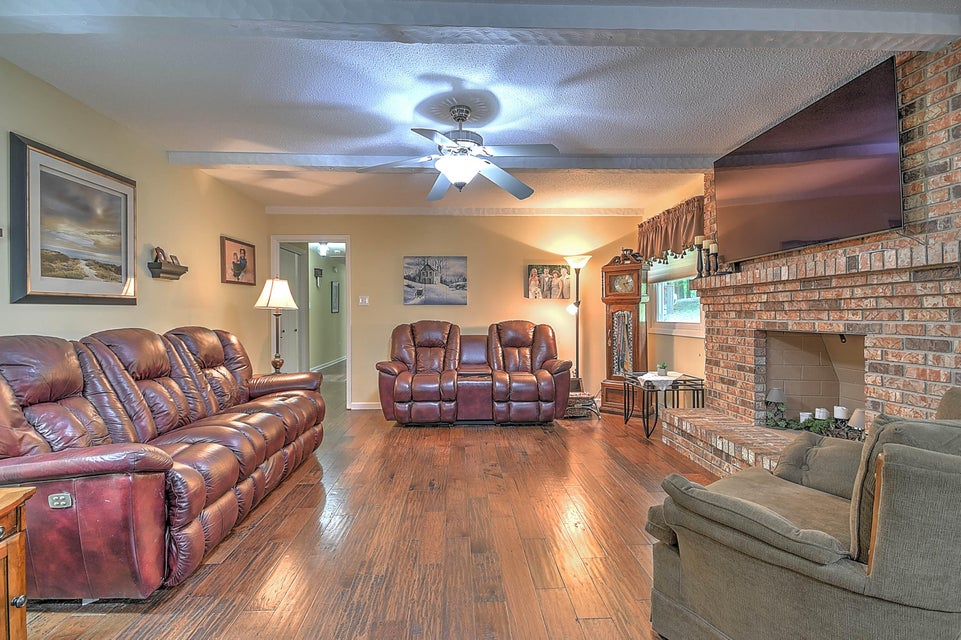 Photo #4: 300 Larkspur Drive