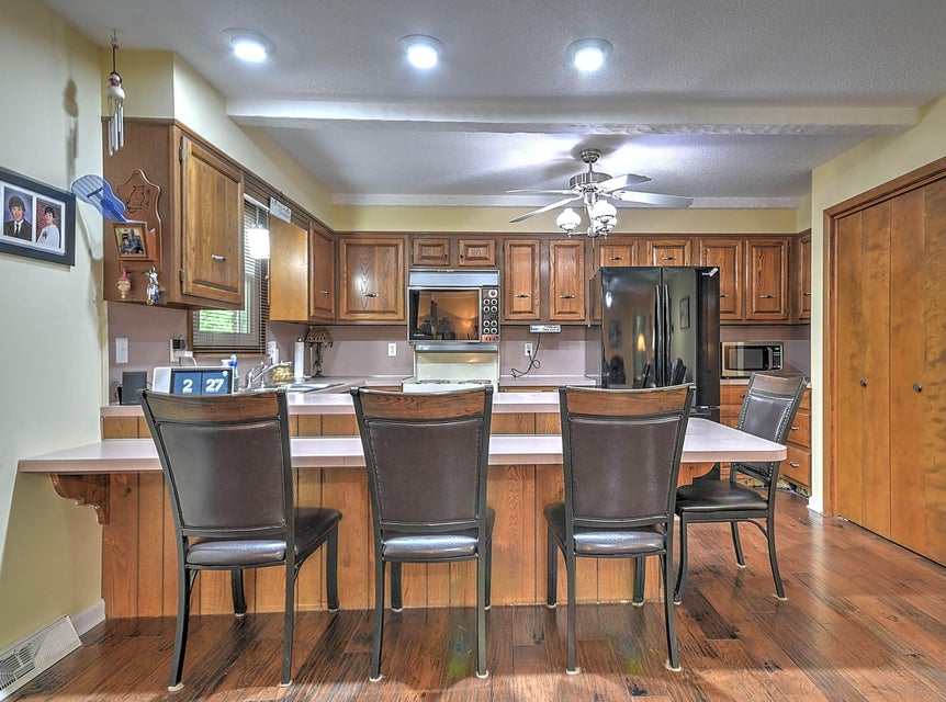 Photo #7: 300 Larkspur Drive
