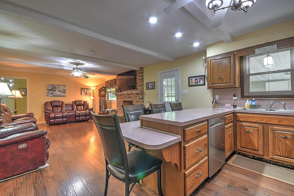 Photo #8: 300 Larkspur Drive
