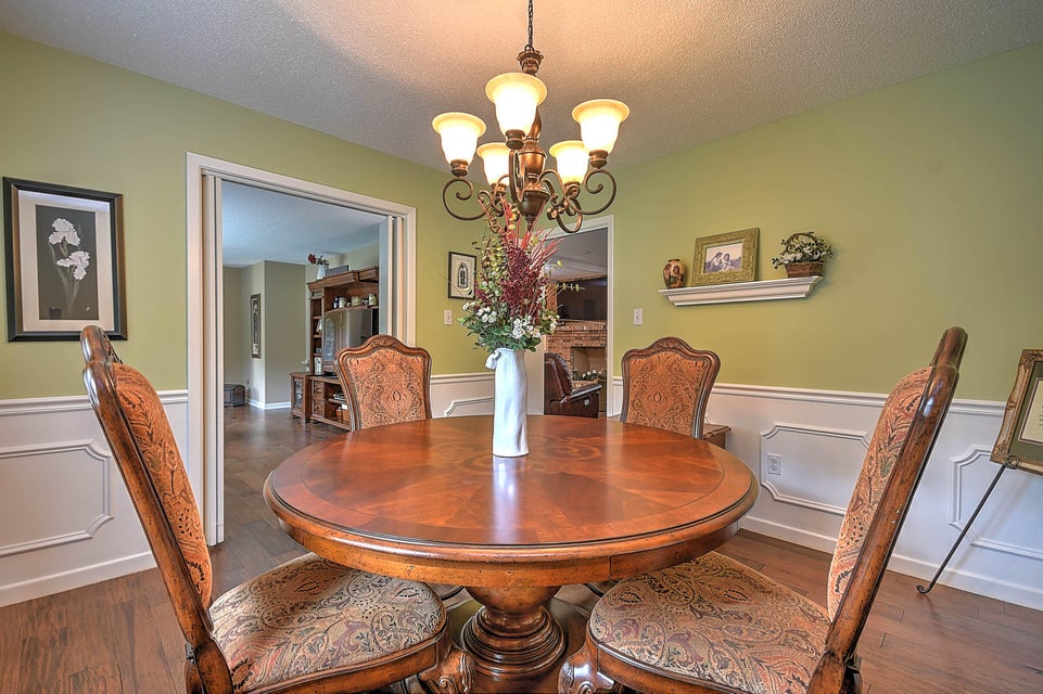 Photo #15: 300 Larkspur Drive