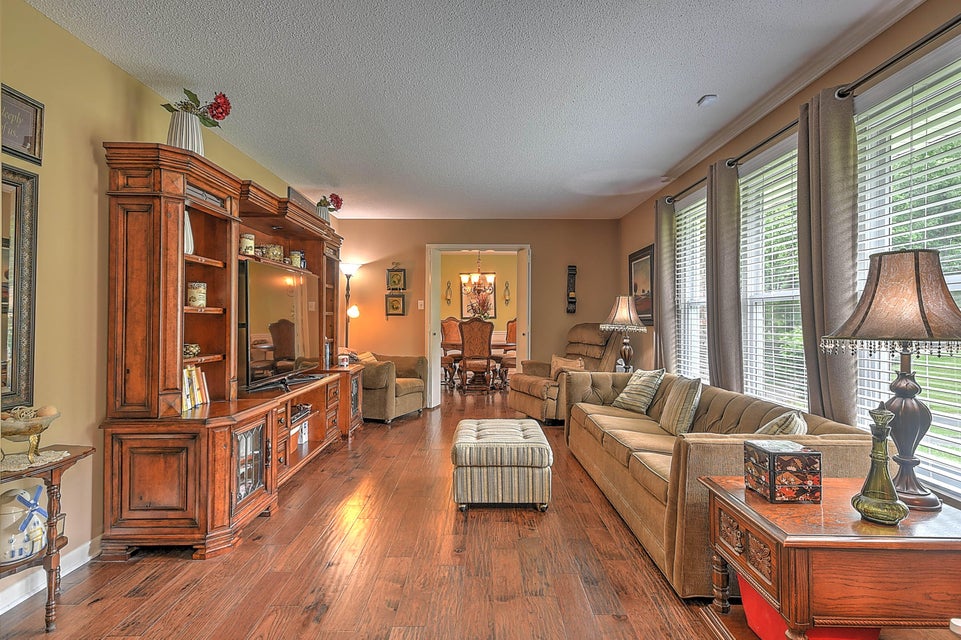 Photo #17: 300 Larkspur Drive