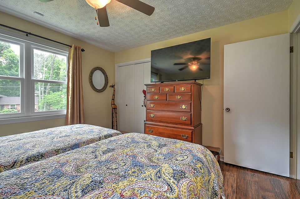 Photo #28: 300 Larkspur Drive