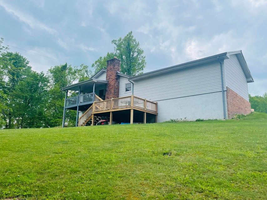 Photo #15: 725 Lynncrest Drive