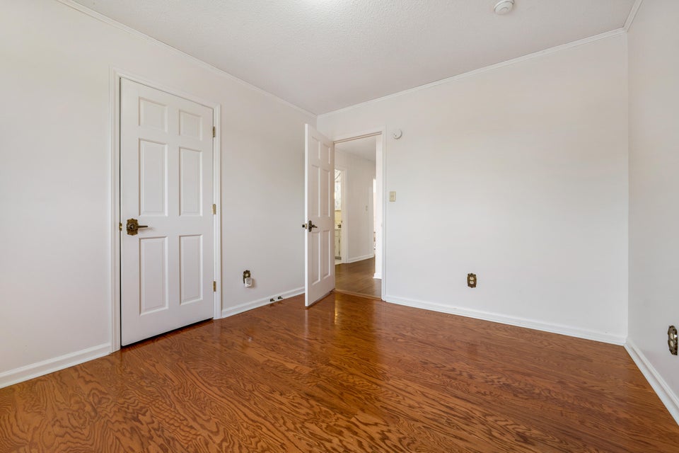 Photo #30: 6 Haver Hill Court