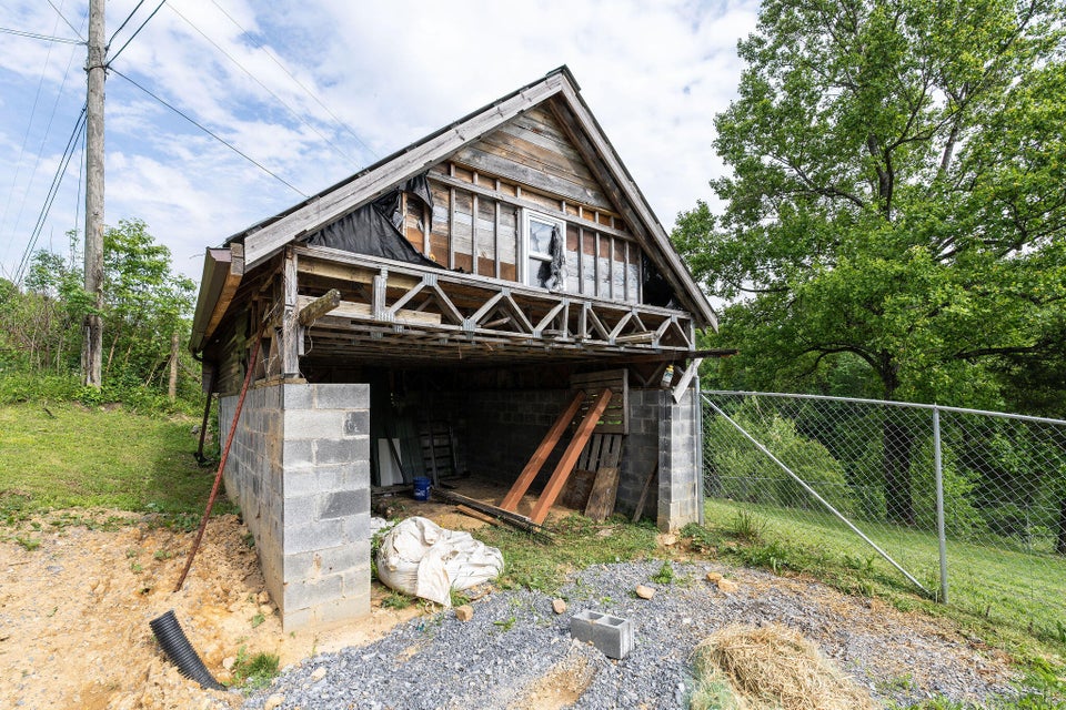 Photo #34: 206 Stout Hollow Road