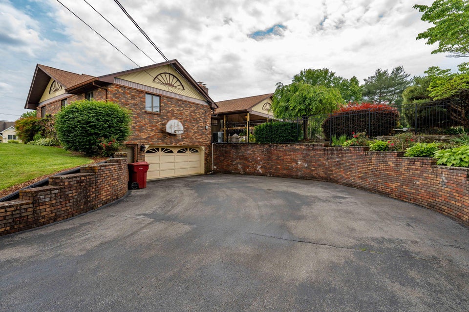 Photo #51: 6 Haver Hill Court