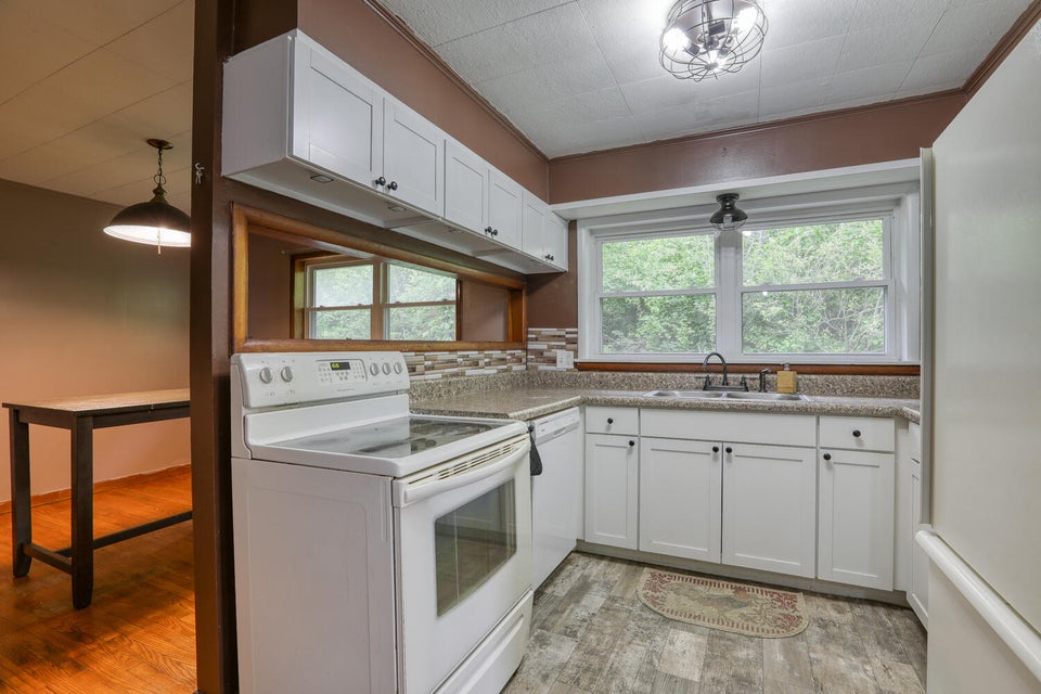 Photo #29: 160 Kenneytown Road