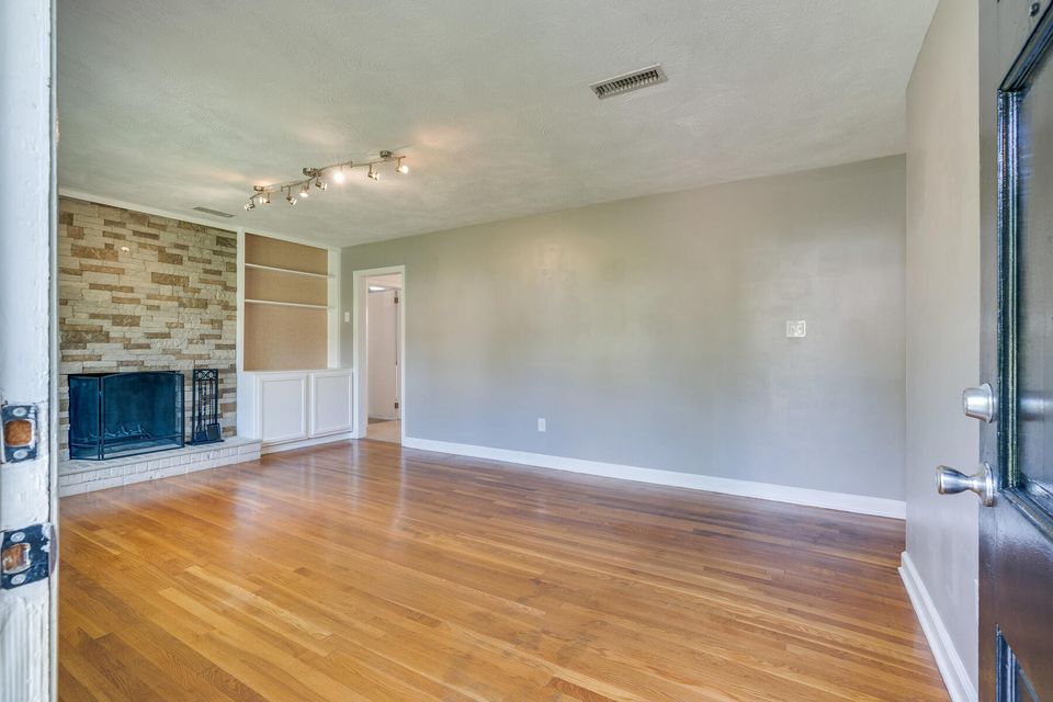 Photo #4: 432 Merriewood Drive