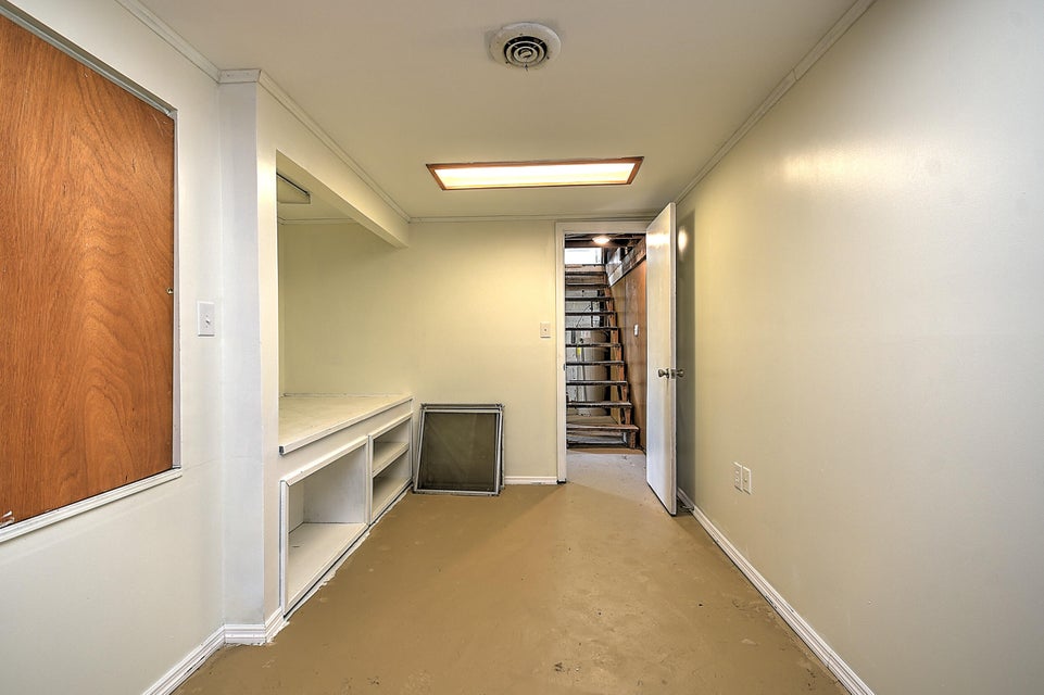 Photo #30: 524 Lakeview Street