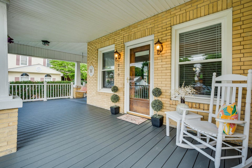 Photo #4: 210 G Street