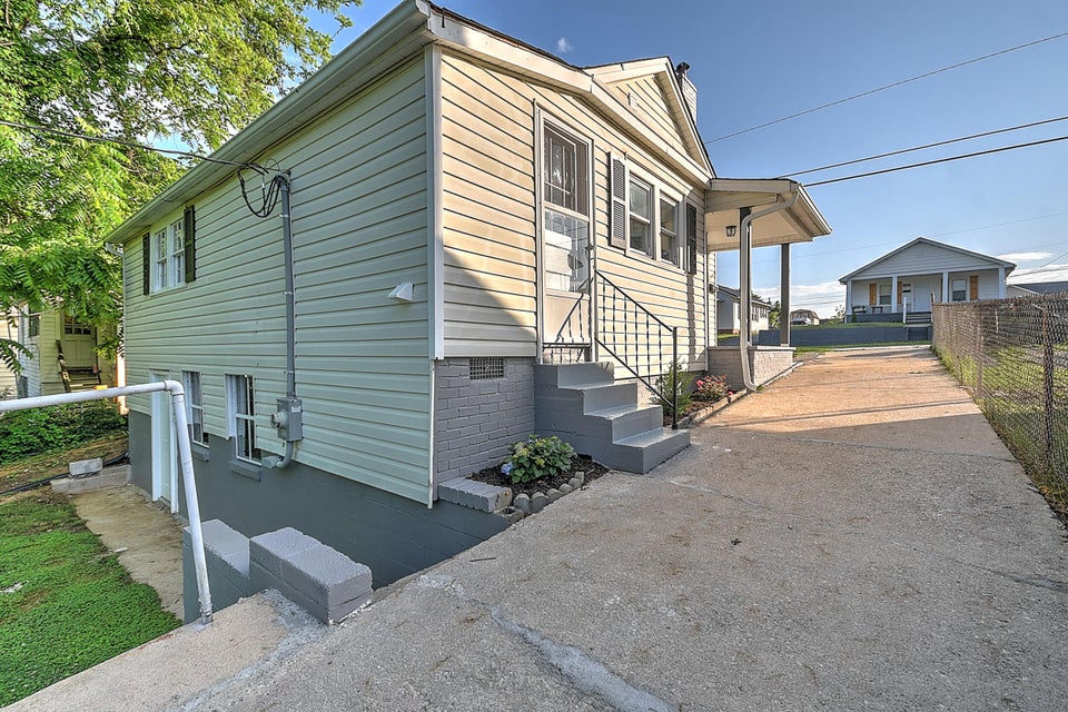 Photo #32: 1217 Chestnut Street