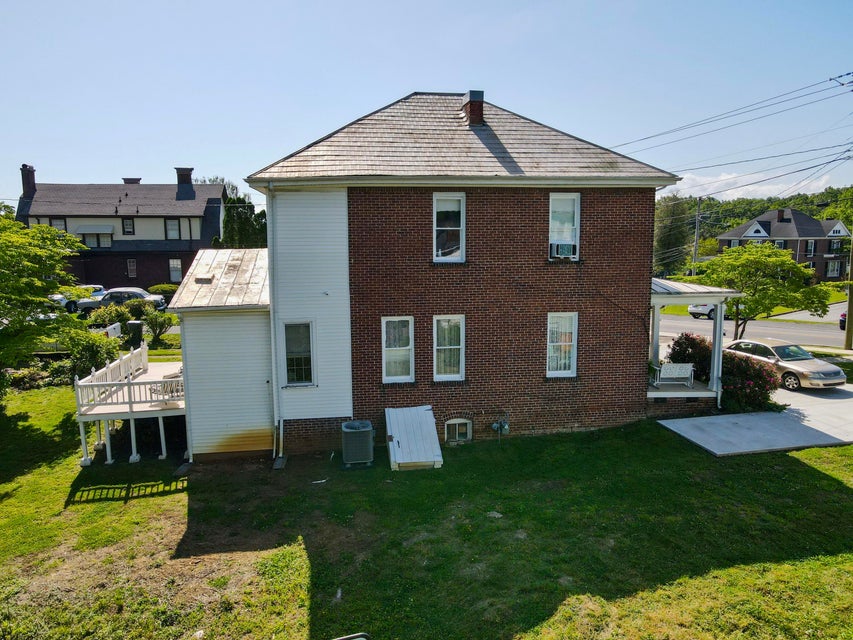 Photo #50: 402 Irish Street