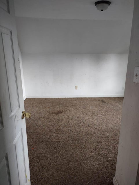 Photo #34: 919 Russell Street
