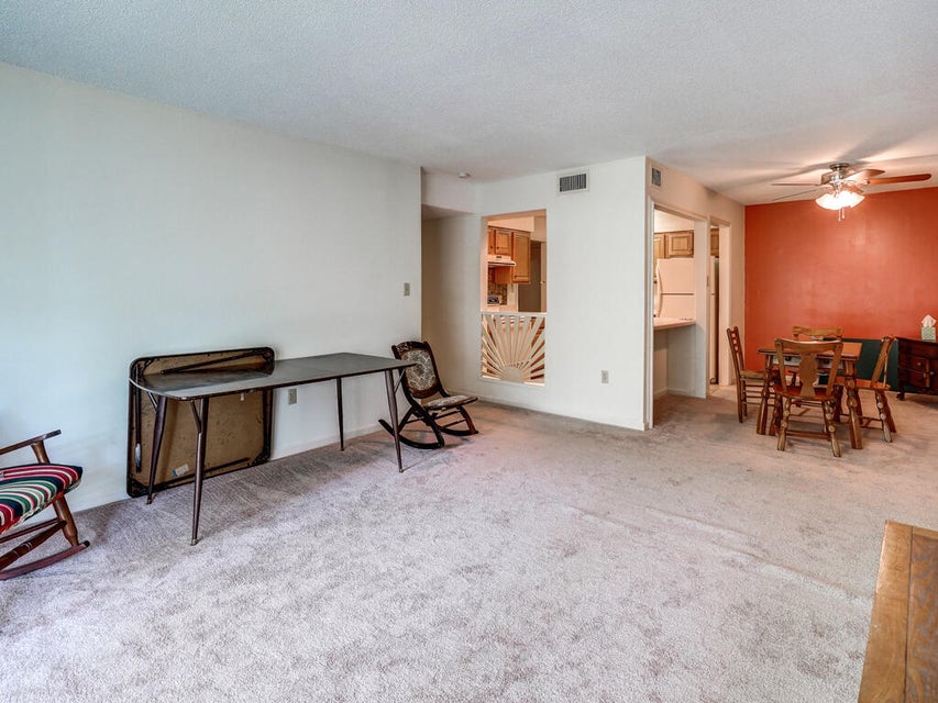 Photo #15: 216 University Parkway
