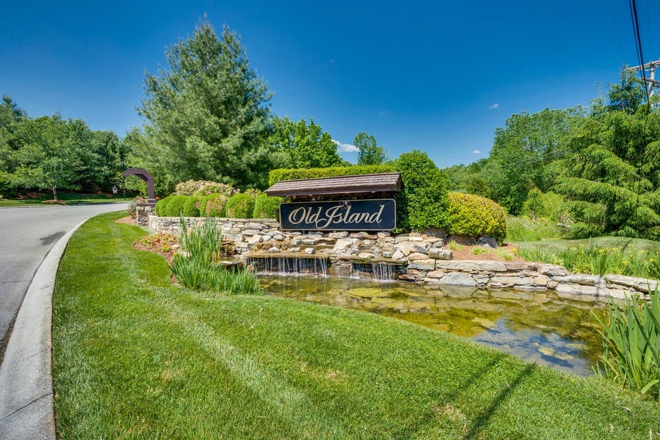 Photo #2: 322 Golf Ridge Drive