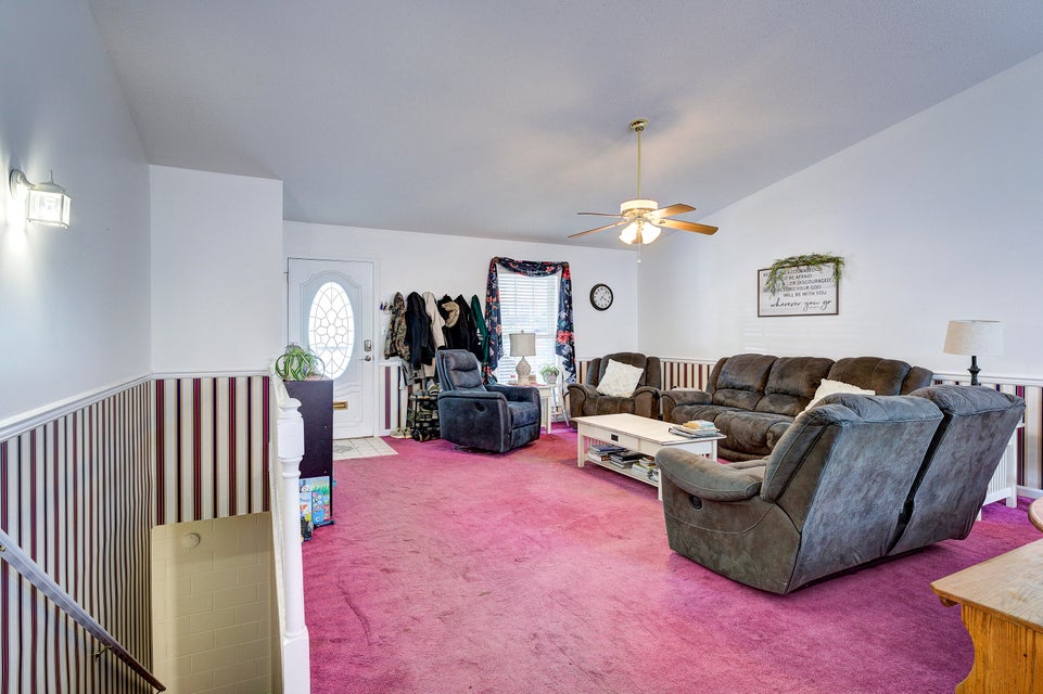 Photo #8: 101 Crestview Dr. Drive