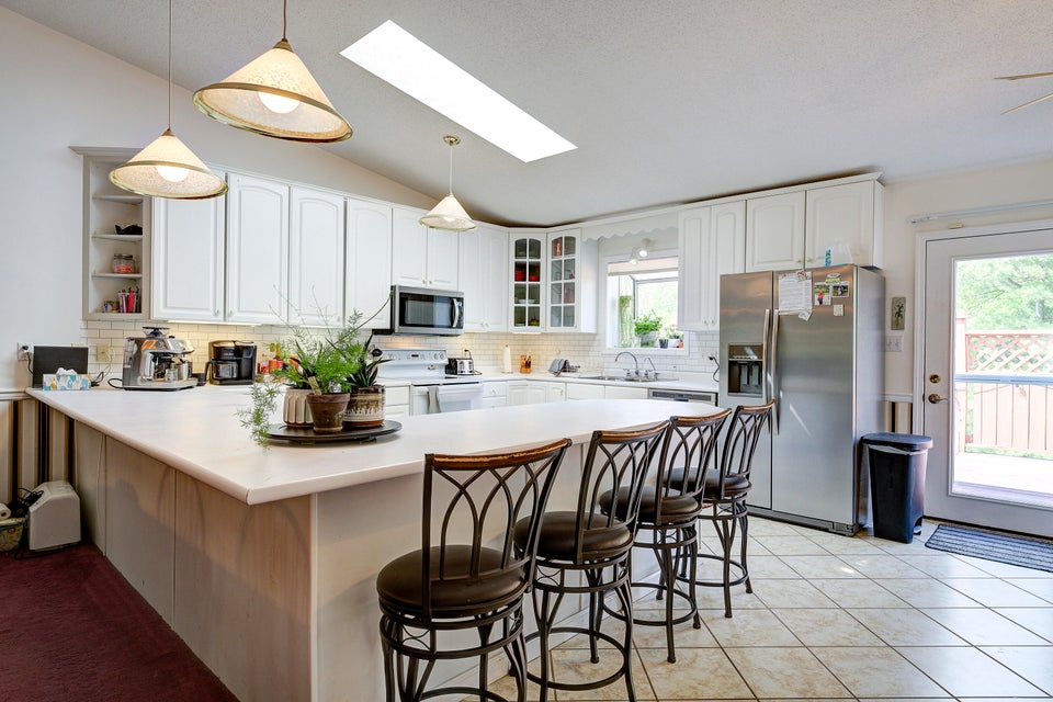Photo #9: 101 Crestview Dr. Drive