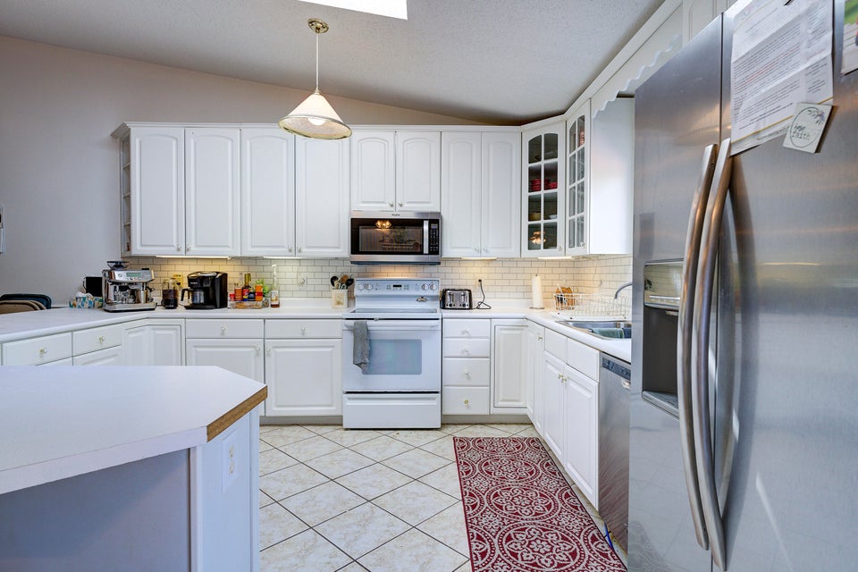 Photo #11: 101 Crestview Dr. Drive