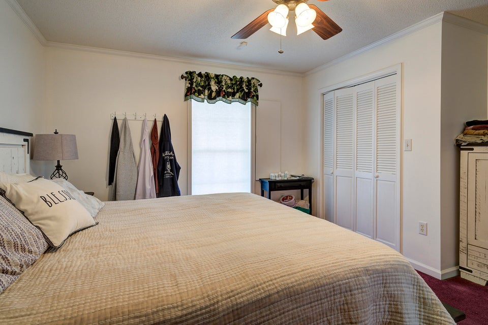 Photo #17: 101 Crestview Dr. Drive