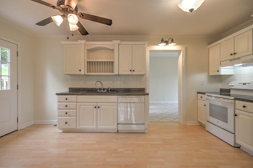 Photo #7: 154 Pecan Wood Drive