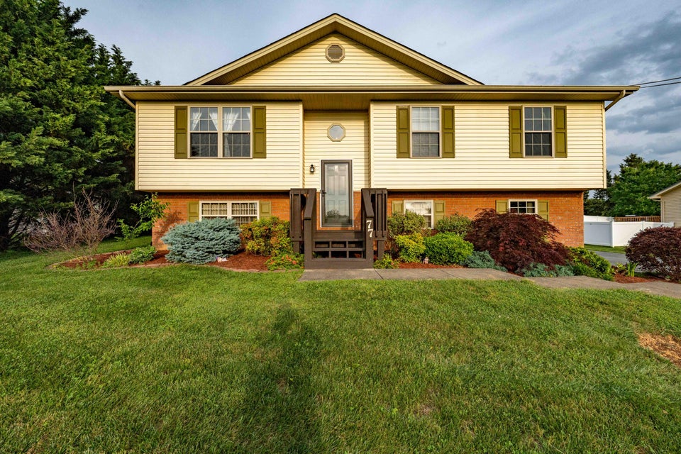 Photo #11: 77 Martins Glen Court