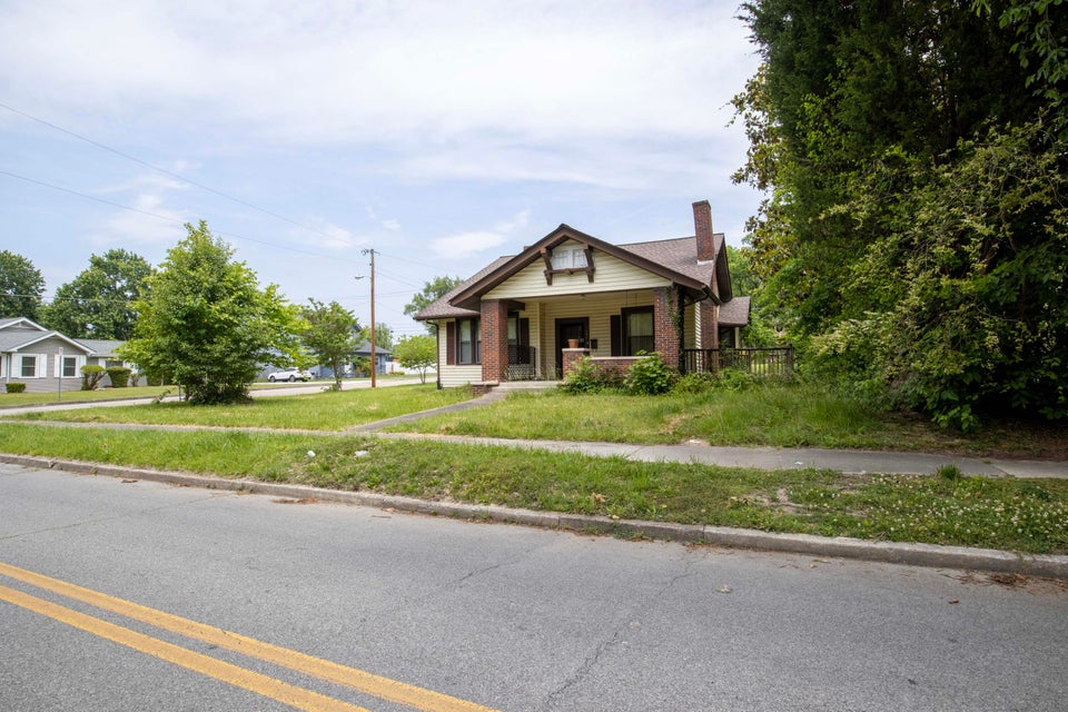 Photo #9: 1102 Catawba Street