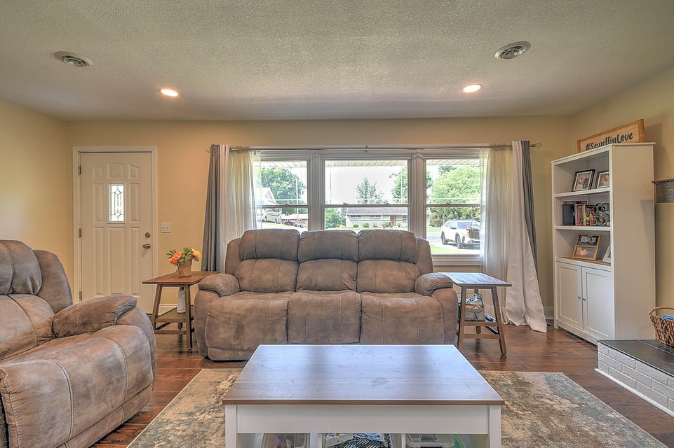 Photo #4: 277 De Lee Drive
