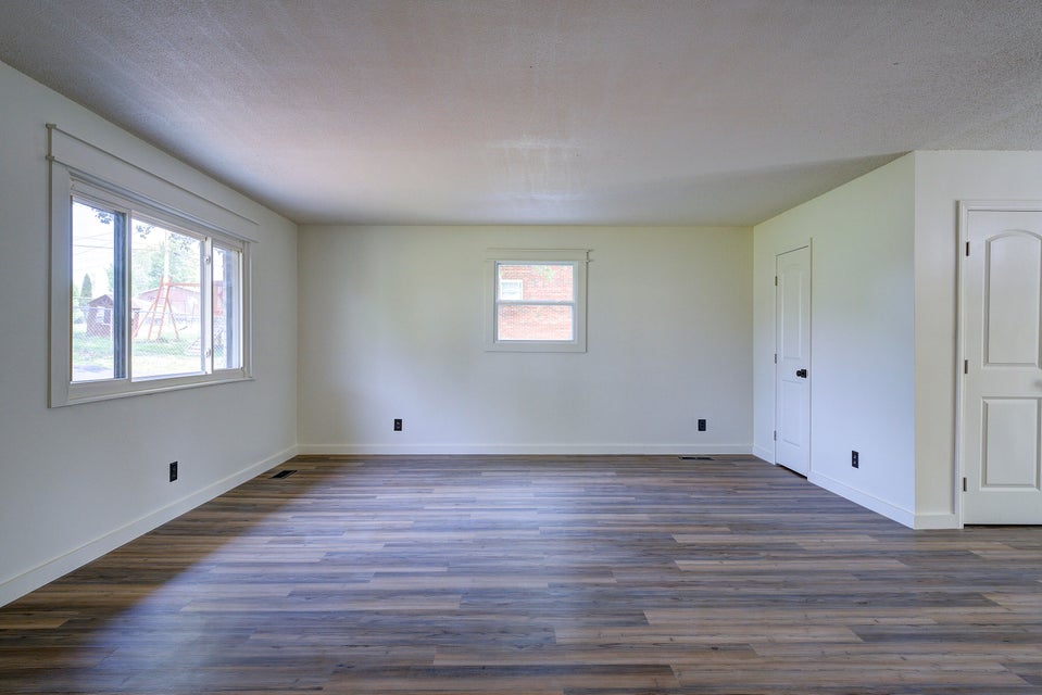 Photo #13: 138 Circleview Drive