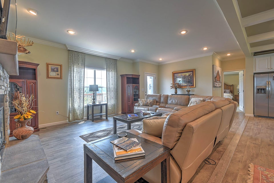 Photo #10: 259 Crussell Drive