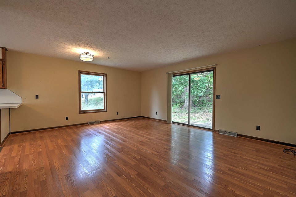 Photo #4: 408 Forest Circle