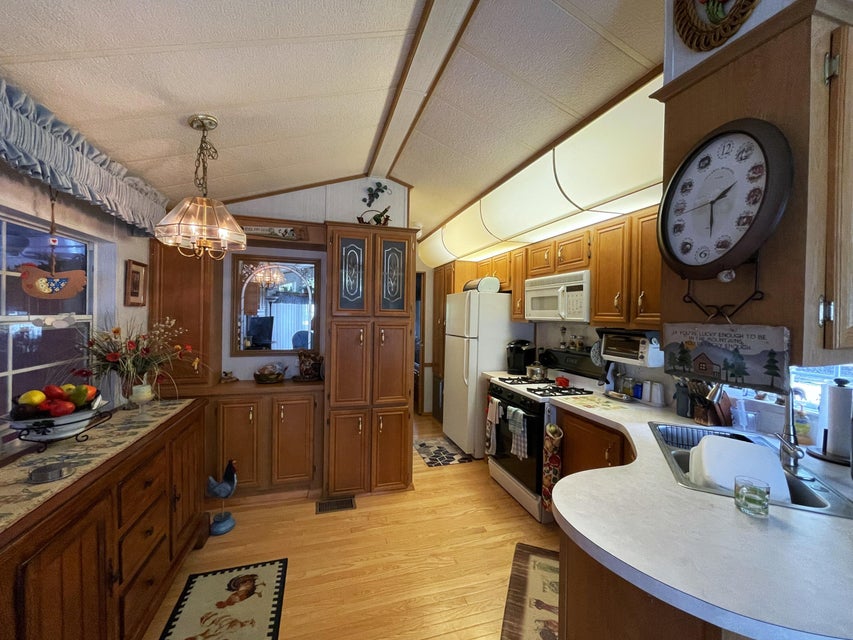Photo #11: 5355 East Parkway