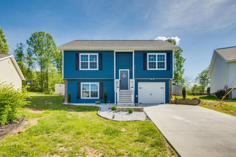 Photo #2: 1091 Snowden Terrace