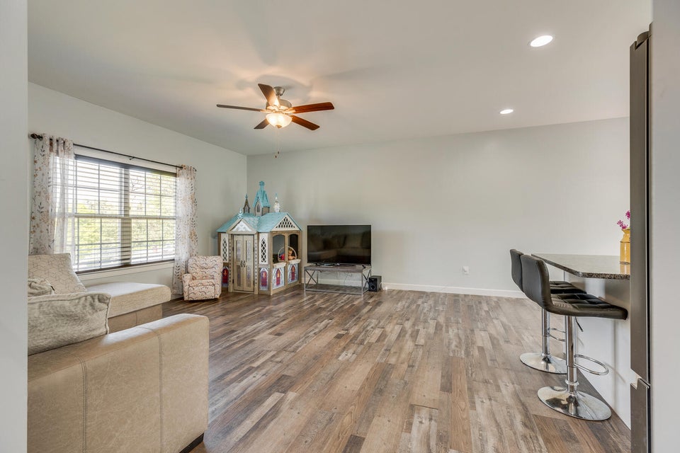 Photo #8: 1091 Snowden Terrace