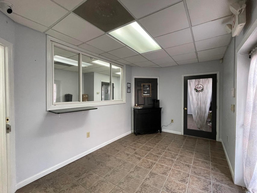 Photo #10: 218 Washington Street