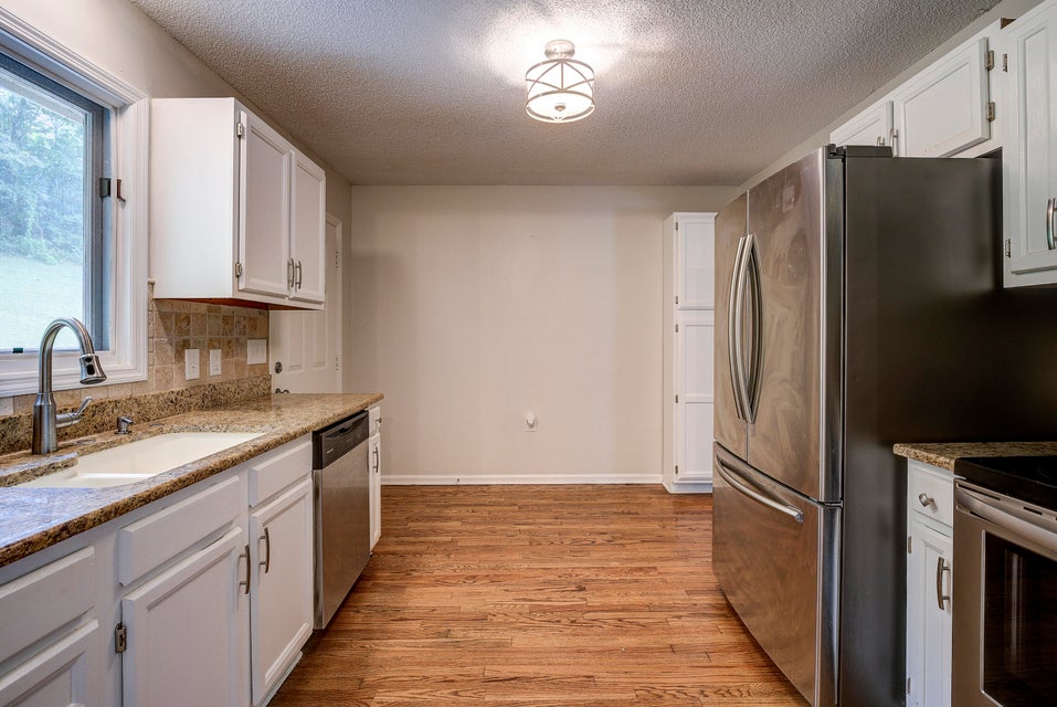 Photo #8: 6 Gatewood Drive