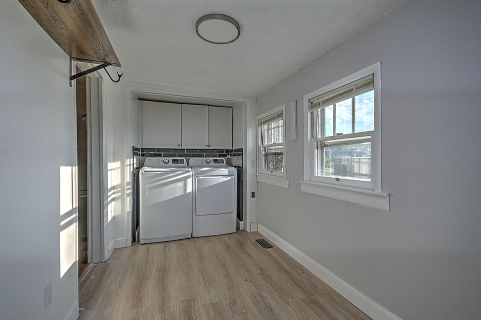 Photo #32: 128 Fairfax Road