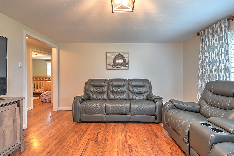 Photo #5: 19144 Woodland Hills Road