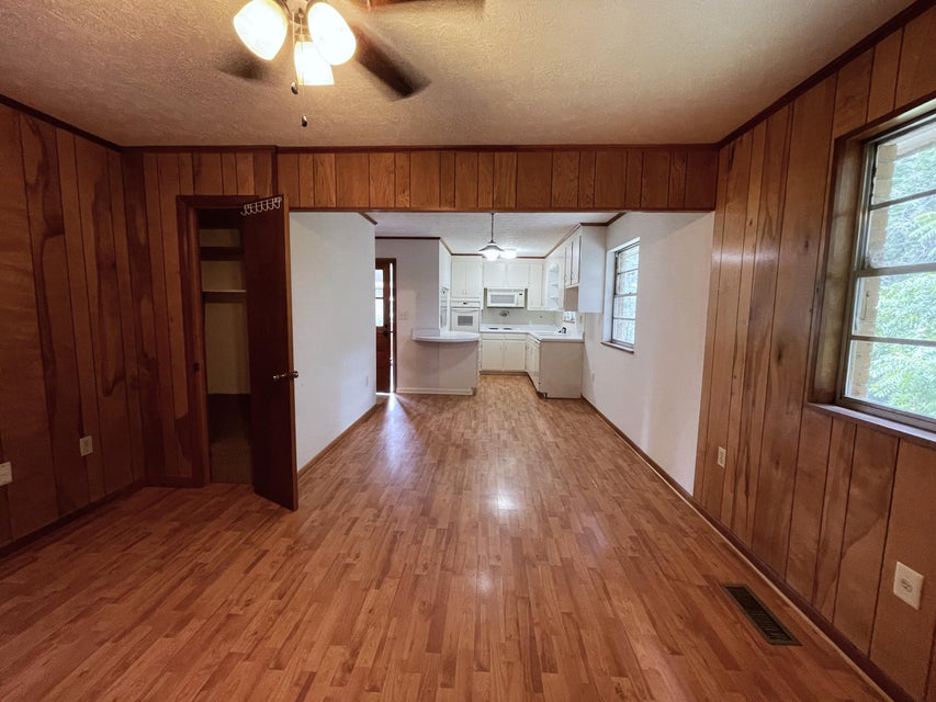 Photo #7: 1466 Green Acres Drive