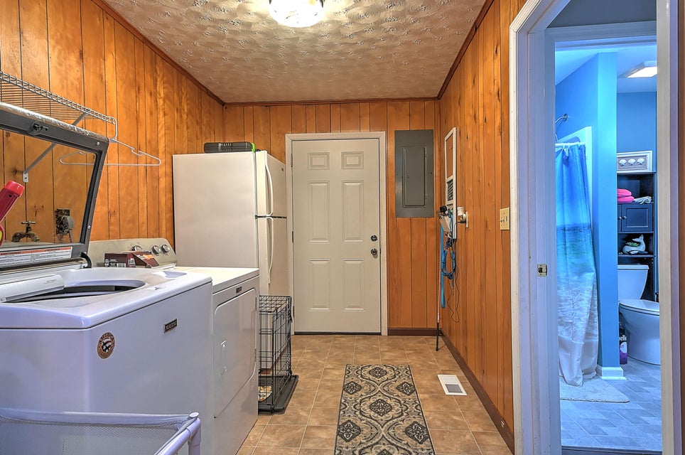 Photo #17: 211 Shady Lane Avenue