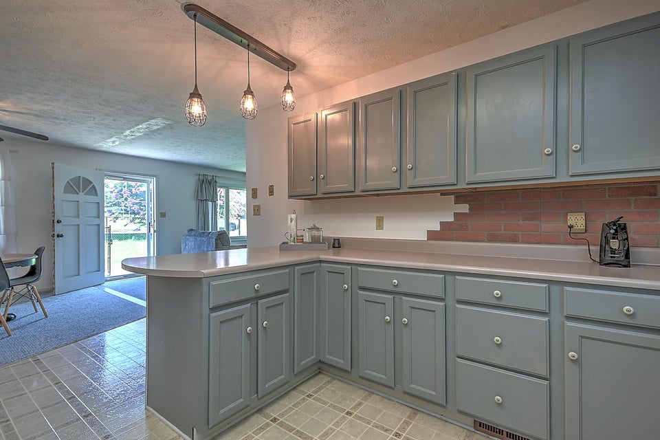 Photo #10: 1506 Stoneybrook Drive