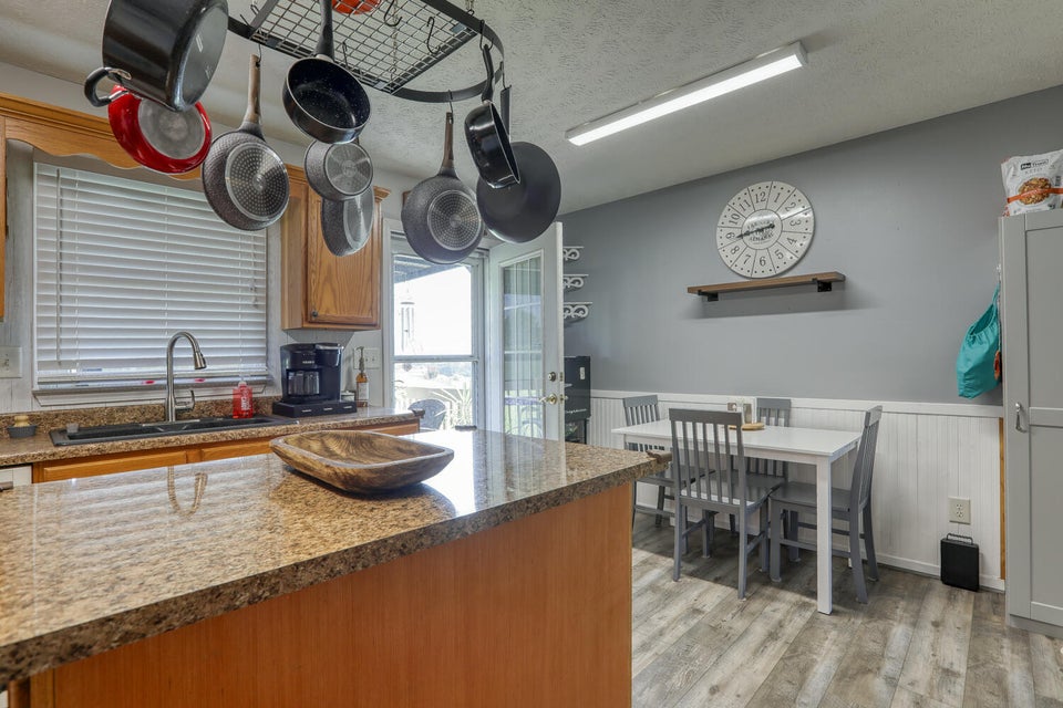 Photo #18: 104 Comanche Way