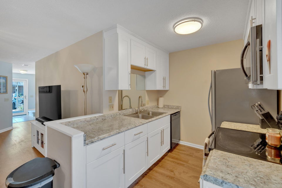 Photo #8: 1002 Milton Court
