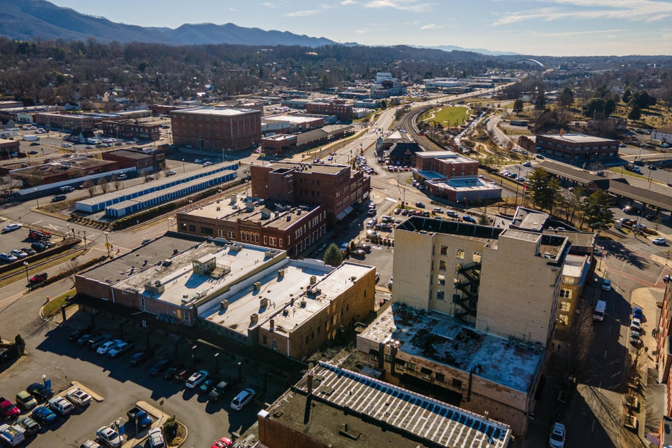 Photo #27: 200 Main Street