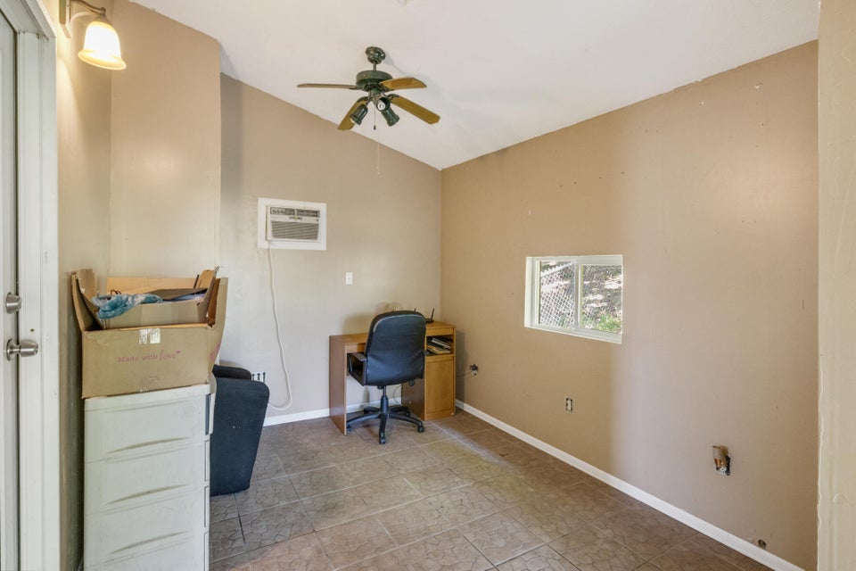 Photo #11: 132 Gary Street