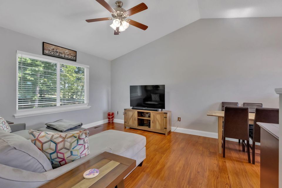 Photo #4: 672 Riverside Road